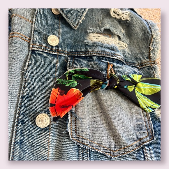 ☀️🍁ZARA TRF Floral Distressed Jean Denim Vest Jacket Size S oversized 2017 SS - Picture 9 of 15